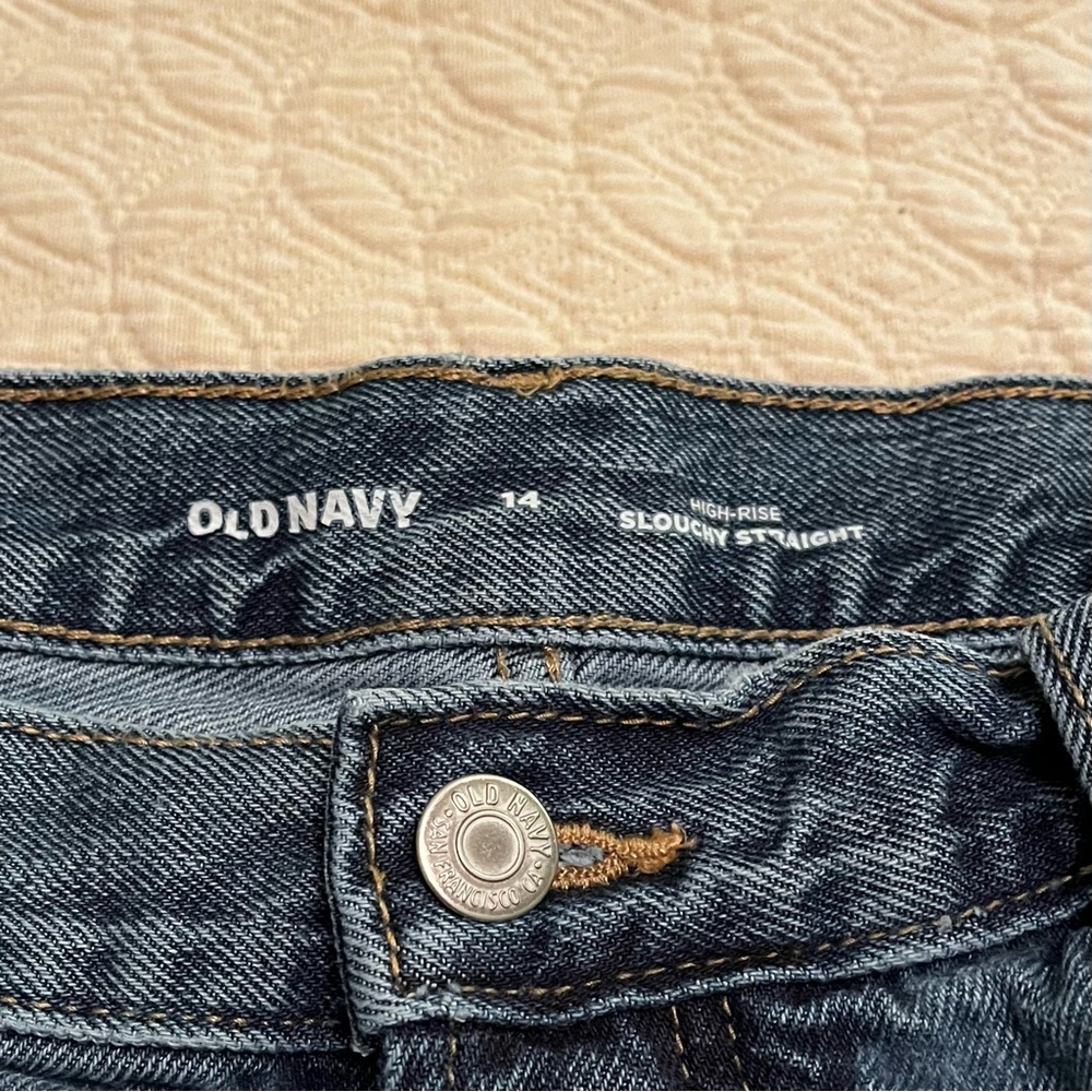 Old Navy High Rise Slouchy Straight 3” Inseam Blue Denim Jean Shorts (size 14) - Picture 2 of 5